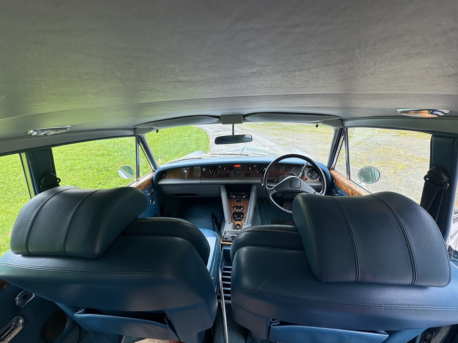 Interior image of 1976 Rolls-Royce Silver Shadow