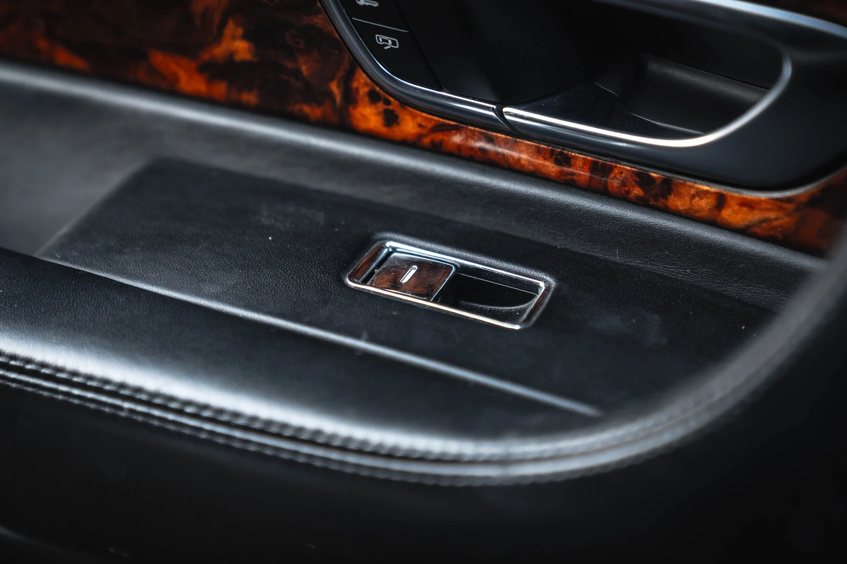 Innenraumfoto von 2007 Bentley Continental GTC (26)