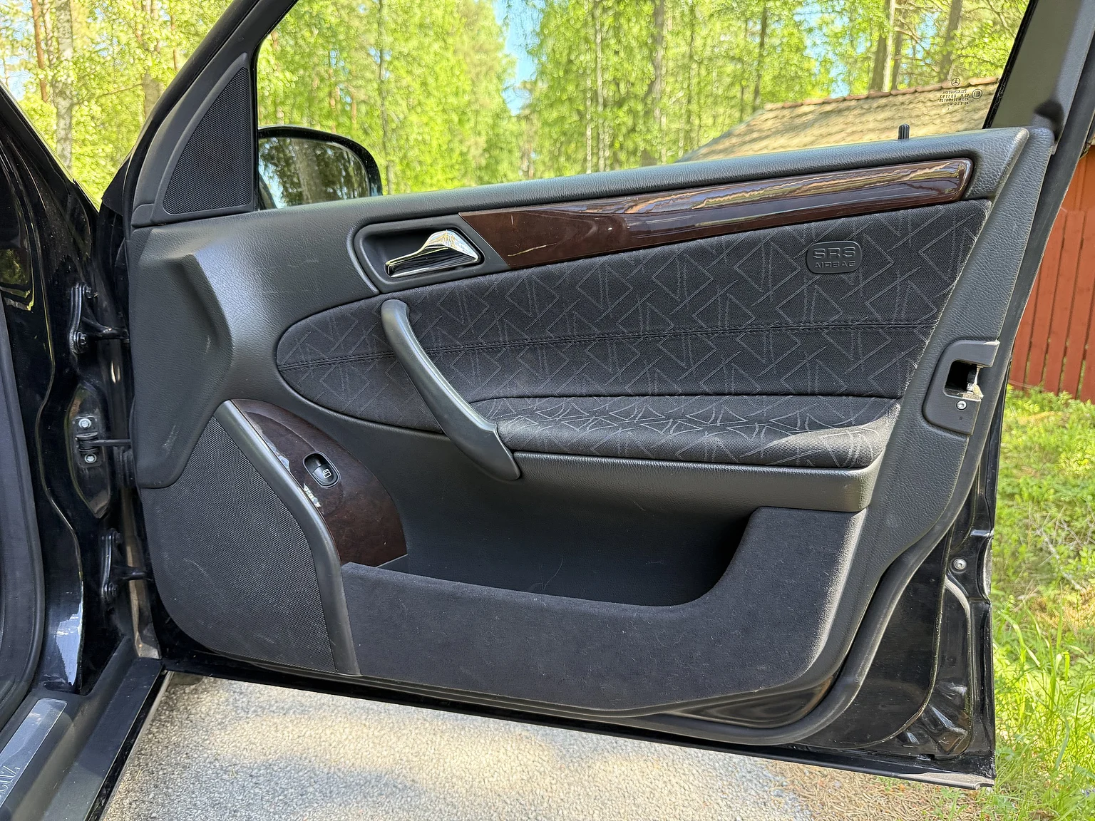 Interior image of 2002 Mercedes-Benz C 320 T (79)
