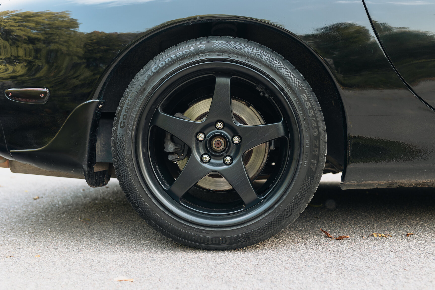 Exterior image of 1994 Mazda RX7 (23)