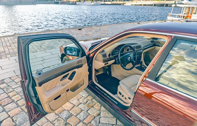 1999 BMW 740i – Interiör