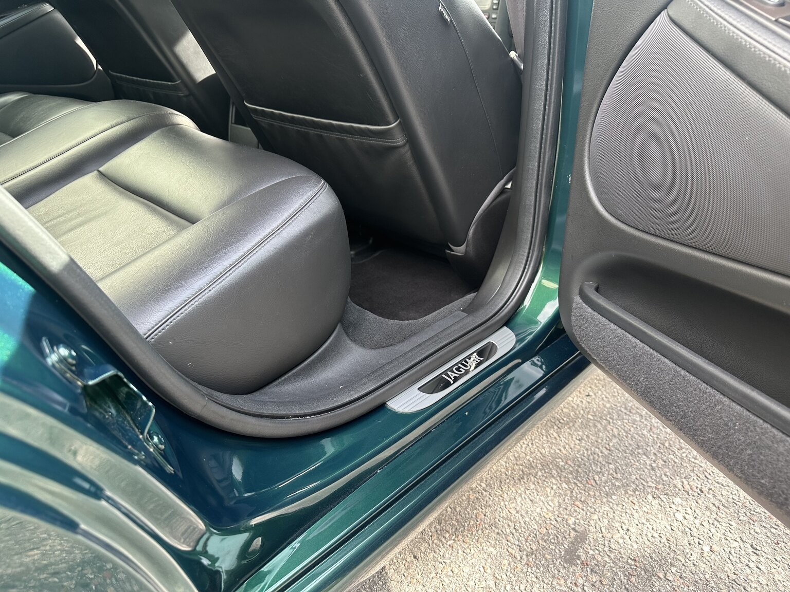 Interior image of 2003 Jaguar S-Type R