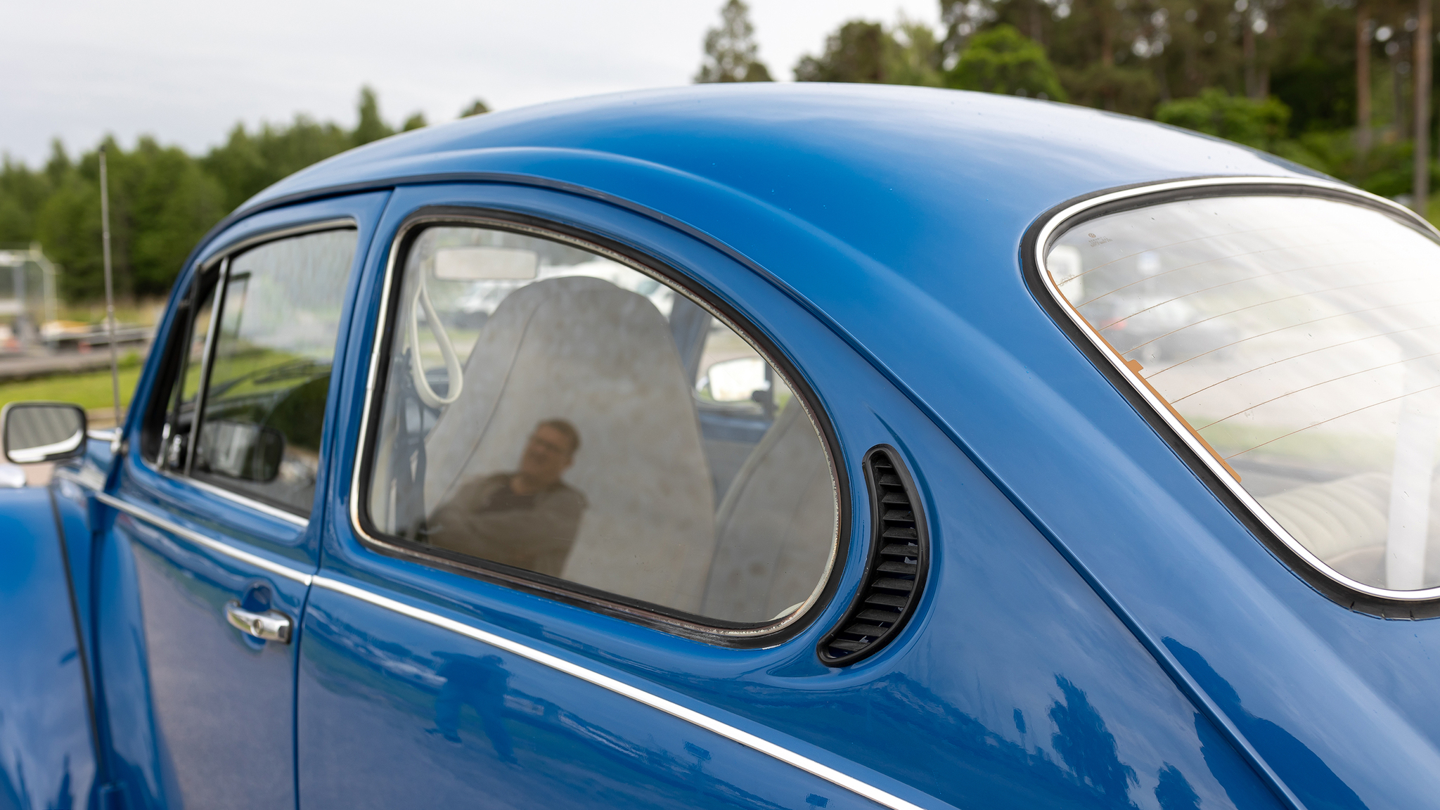 Exterior image of 1973 Volkswagen Beetle 1303S 1600 (25)