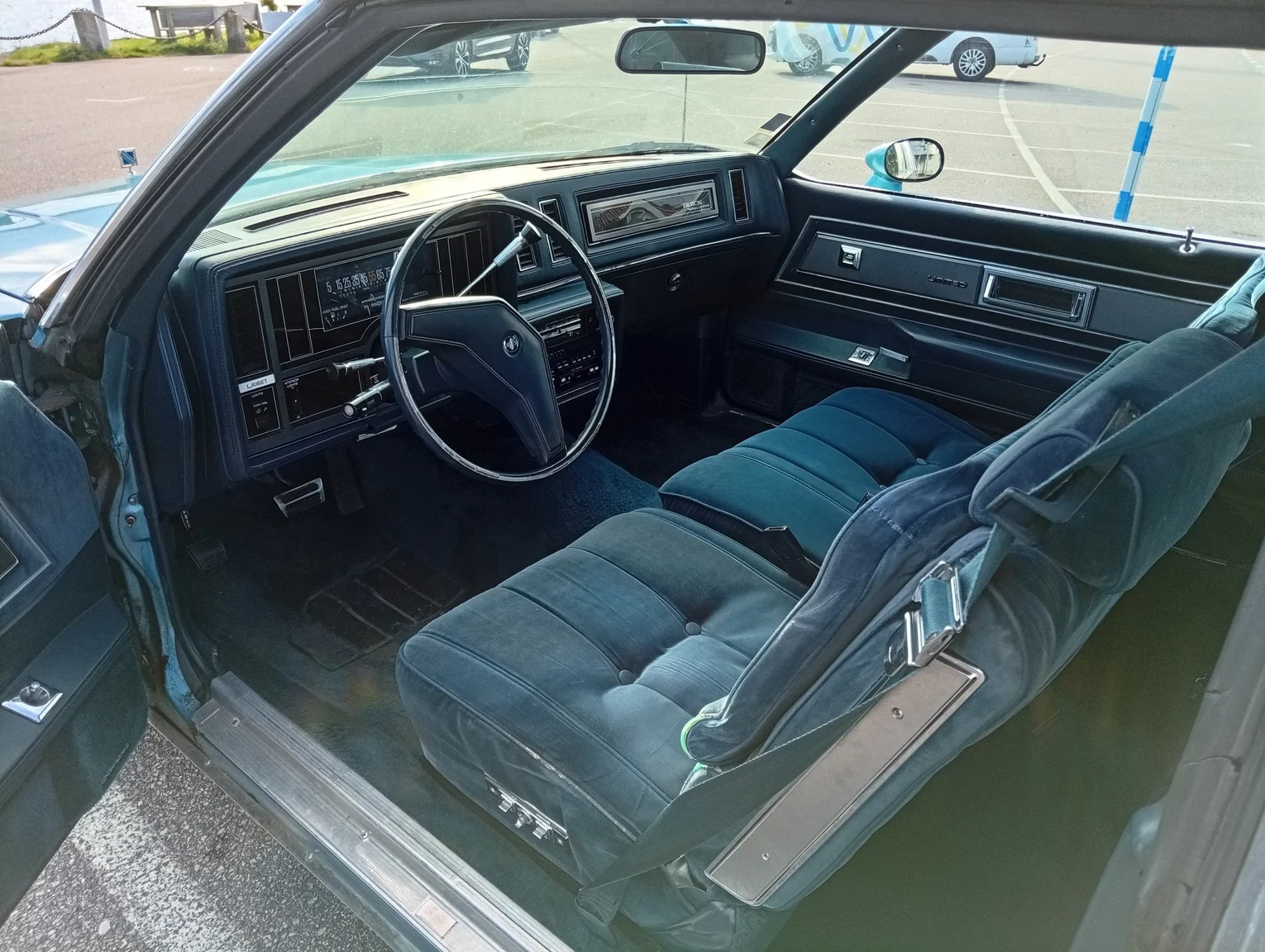 Interiörbild 1987 Buick Regal Limited – NO RESERVE (1)