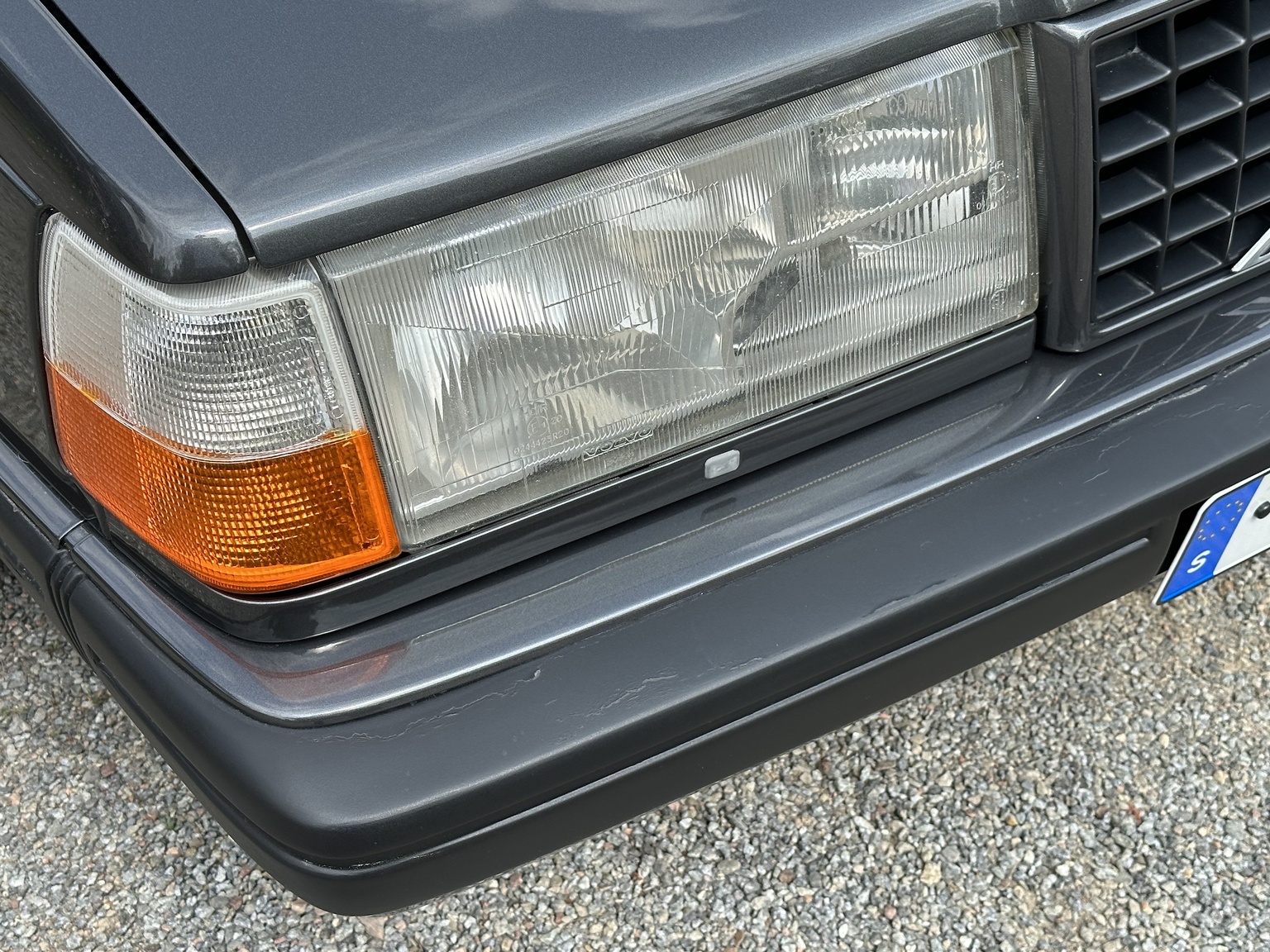 Exterior image of 1990 Volvo 740 Turbo 16s