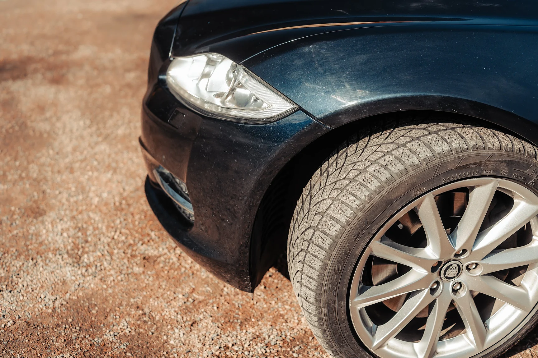 Exterior image of 2012 Jaguar XJ (33)