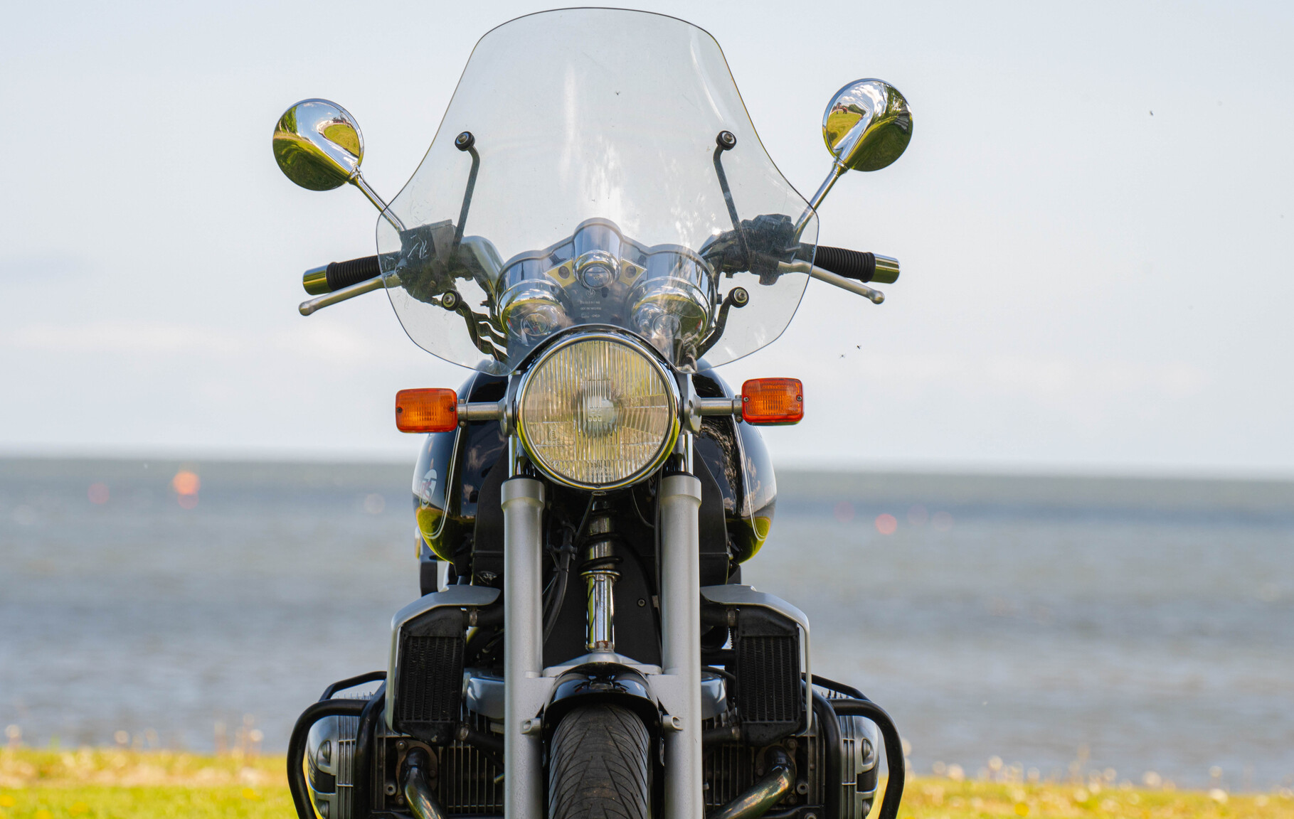 Exterior image of 1998 BMW R1100R (15)