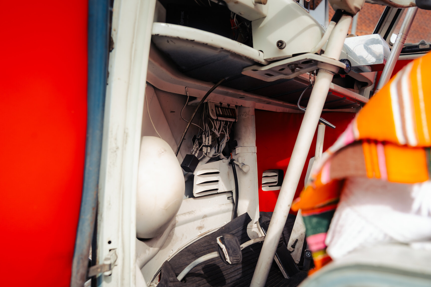 Innenraumfoto von 1964 Volkswagen Kleinbus Transporter 1500 Deluxe “21-fönsters Samba”