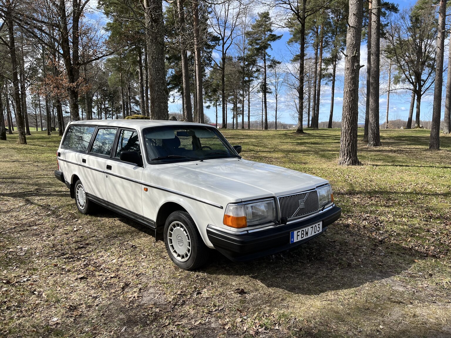 Exterior image of 1993 Volvo 245 GL