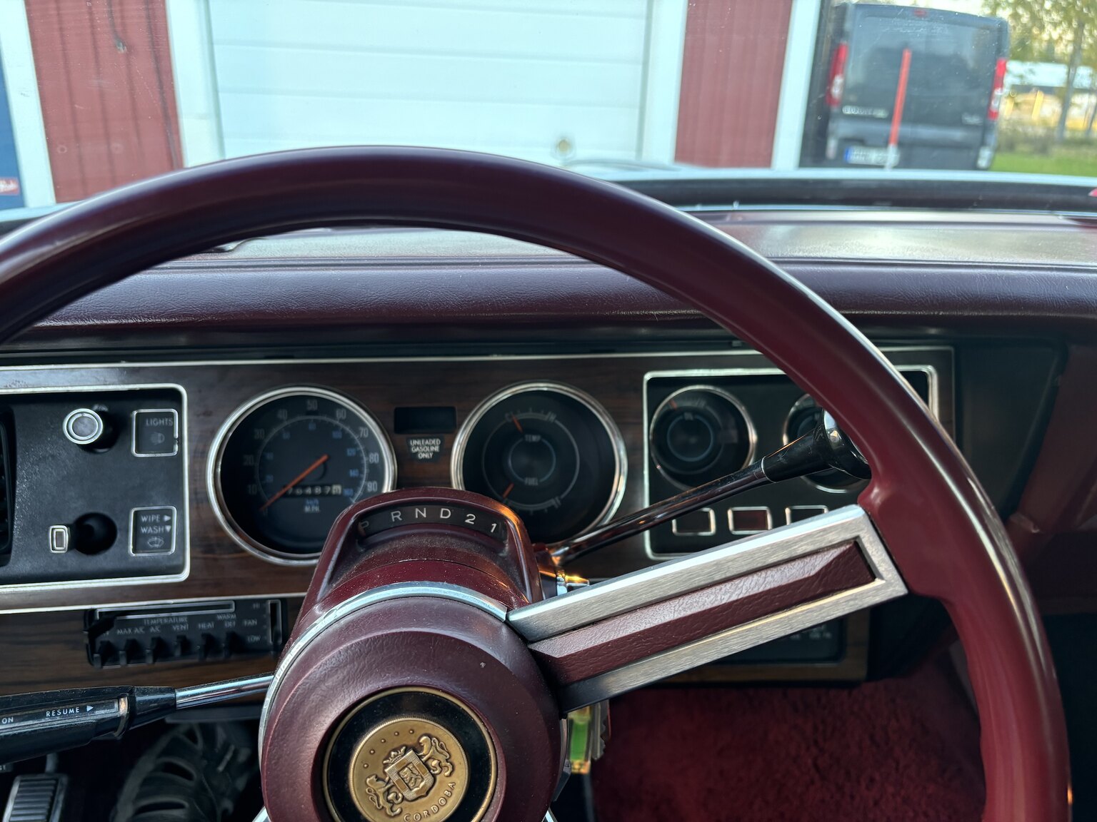 Interiörbild 1976 Chrysler Cordoba
