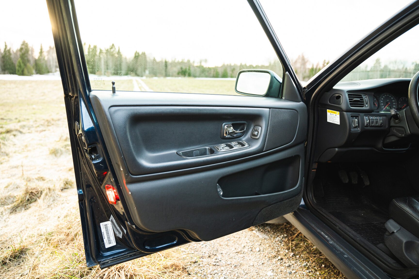 Interior image of 2000 Volvo V70 XC