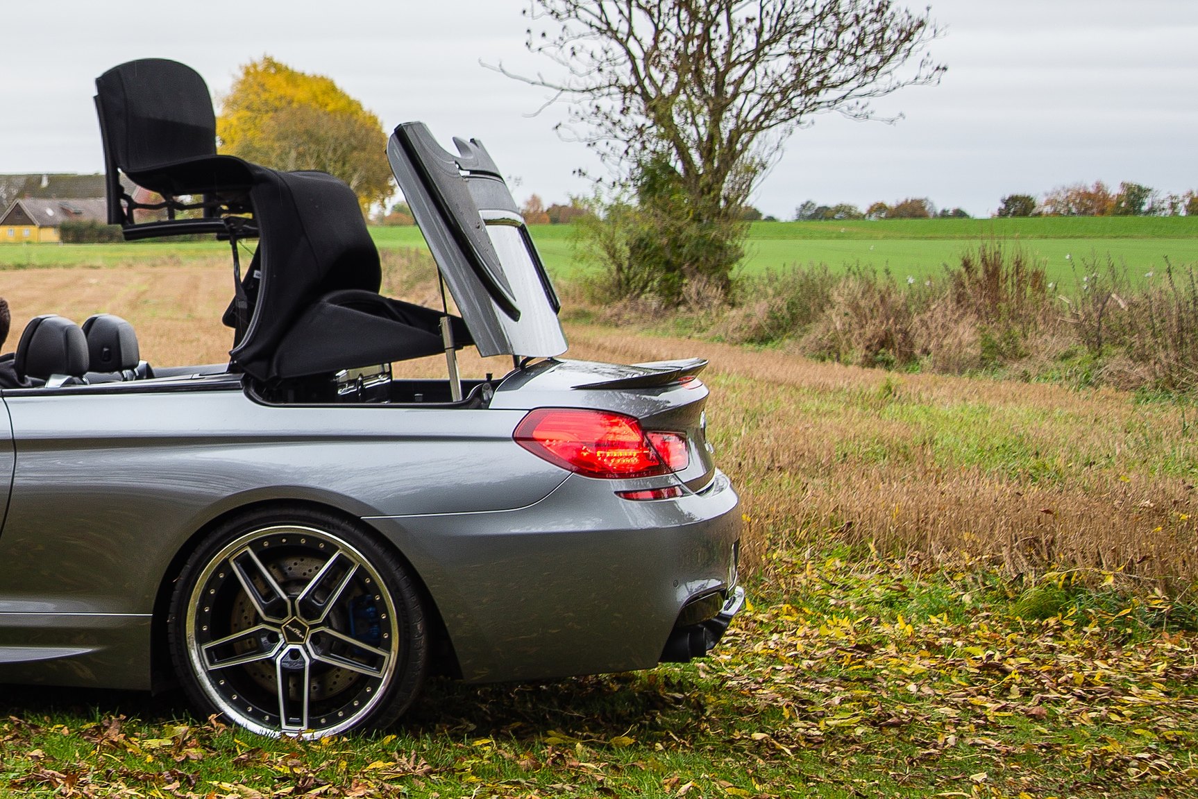 Exterior image of 2014 BMW M6C