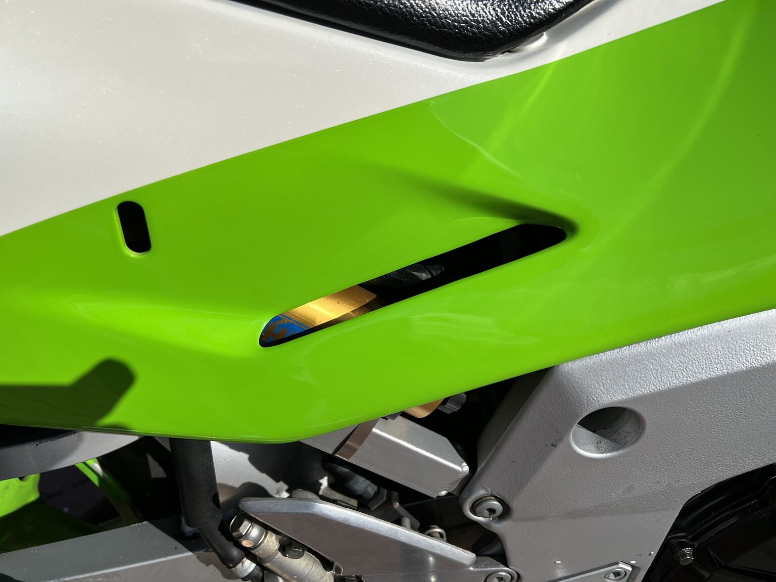 Exterior image of 1989 Kawasaki ZXR 750 H1 (43)