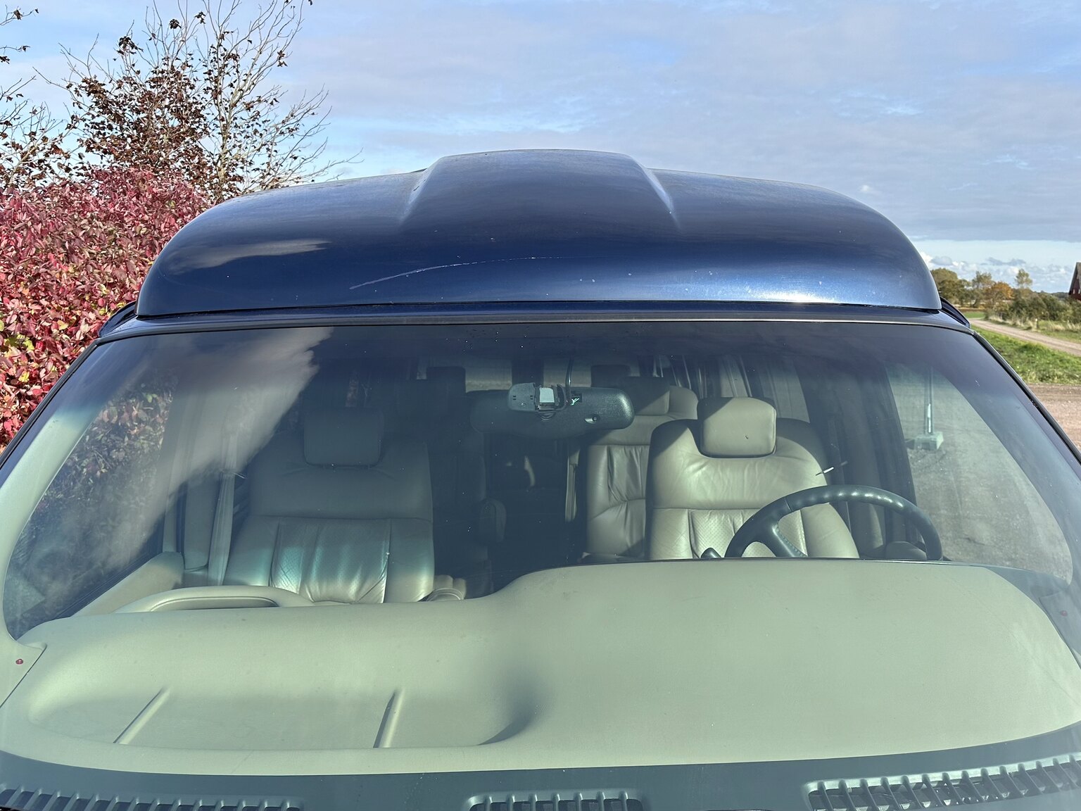 Exterior image of 2000 GMC Savana G1500 Conversion Van