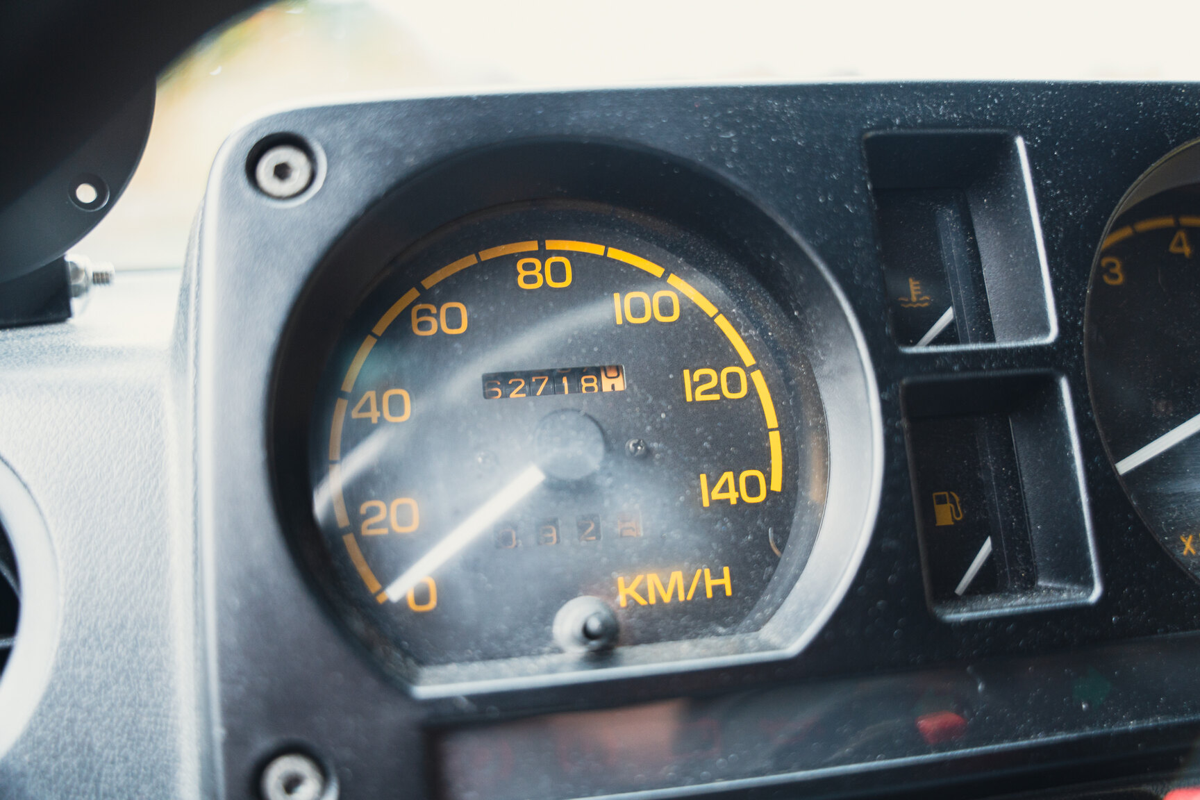 Innenraumfoto von 1987 Suzuki SJ413 A-traktor