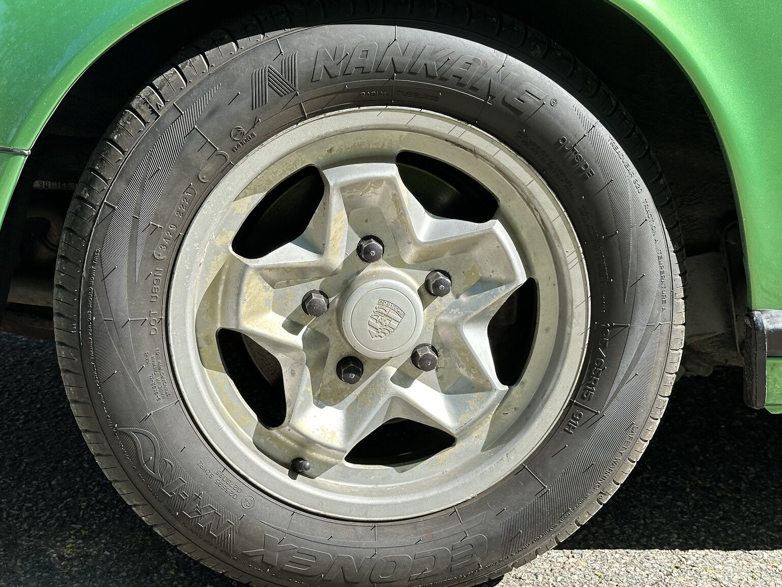 Exteriörbild på 1975 Porsche 911