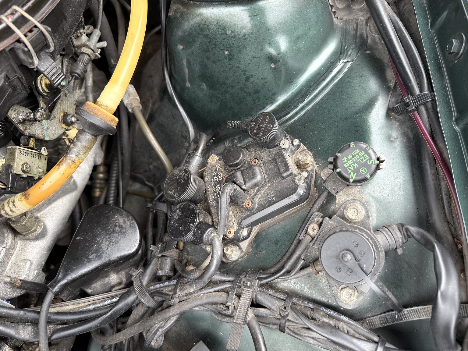 Image of 1989 Mercedes-Benz 190 E mechanics