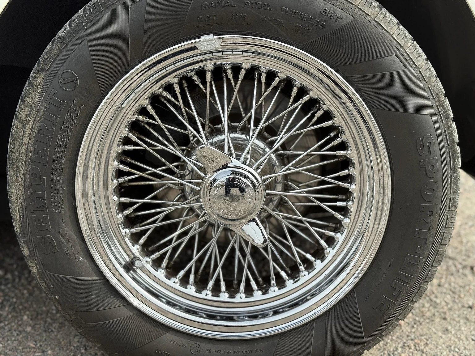 Aussenfoto 1970 Triumph TR6 Hardtop  (48)