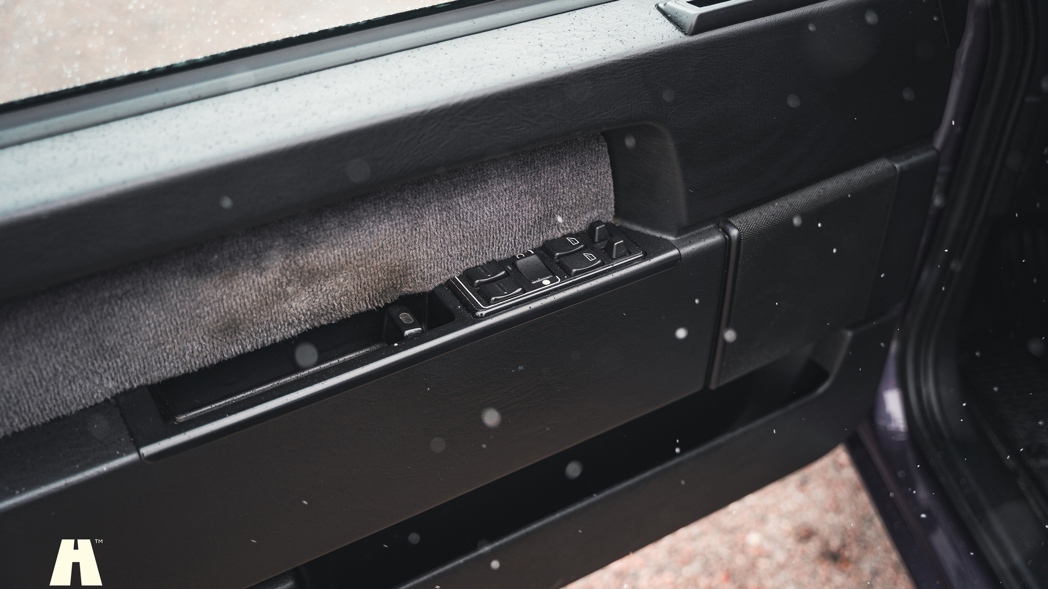 Interior image of 1995 Volvo 940 SE