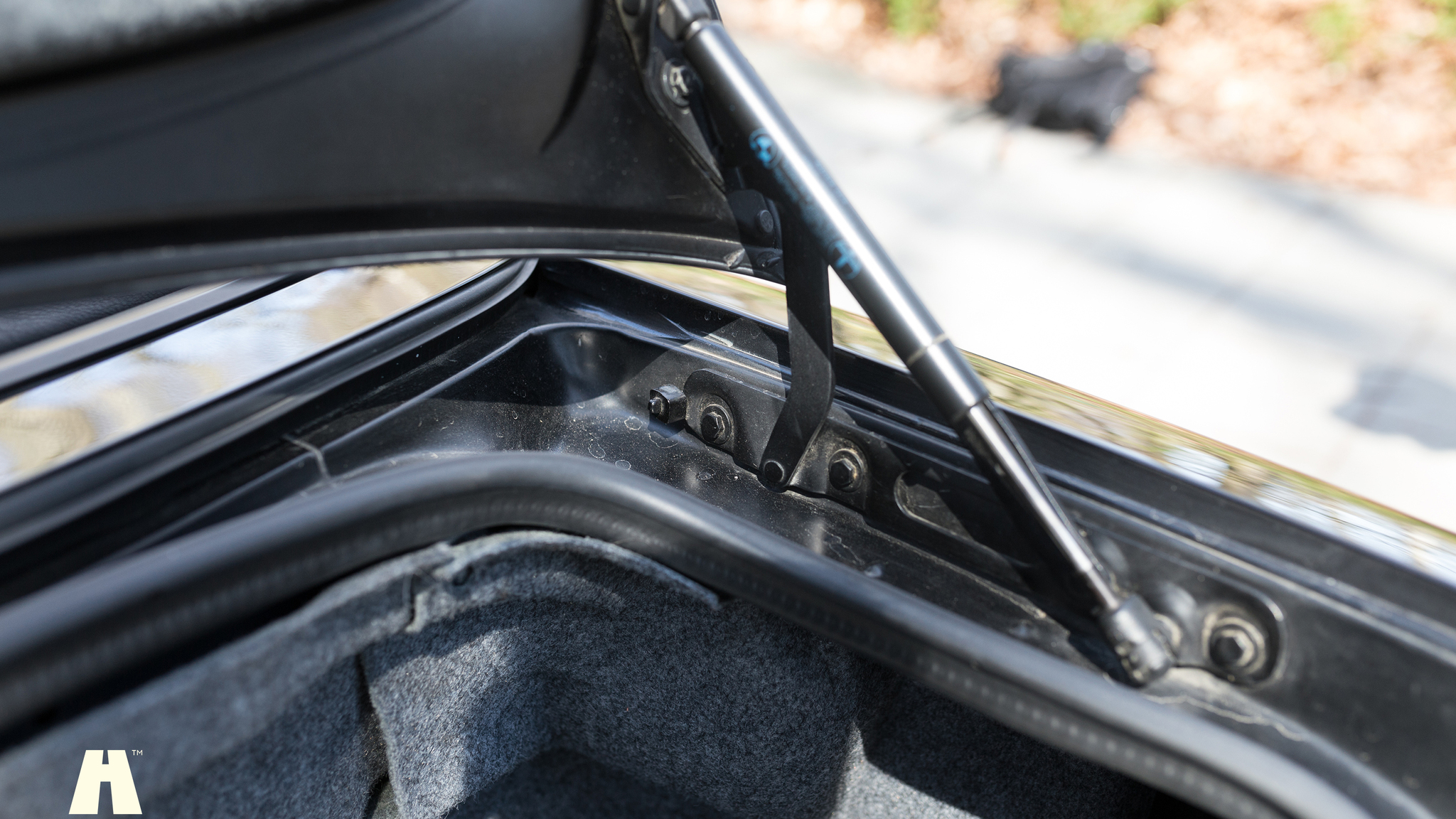 Interior image of 1996 BMW M3 3.2 Cabriolet (70)