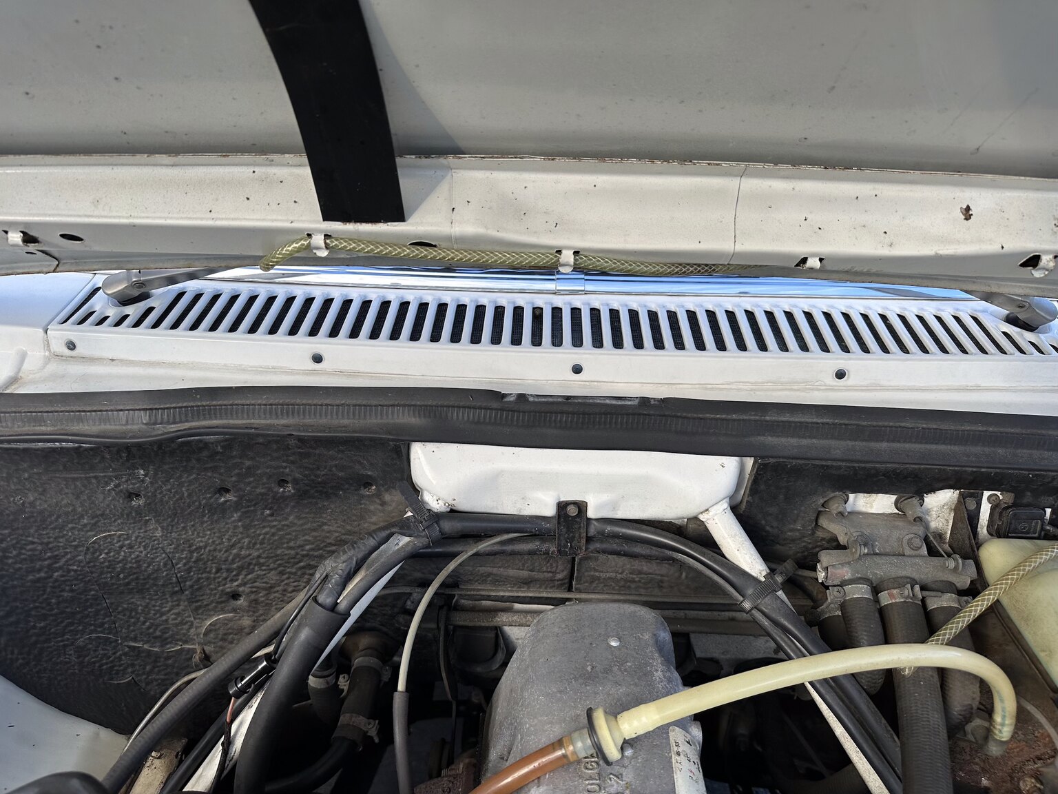 Image of 1975 Mercedes Benz 200 mechanics