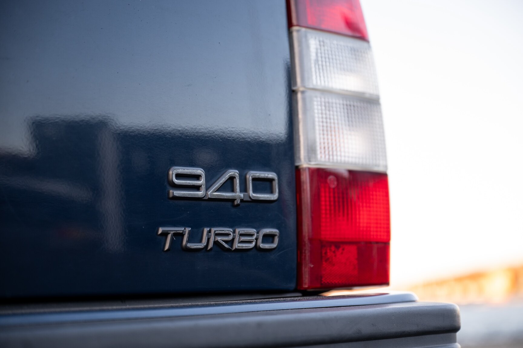 Exterior image of 1998 Volvo 940 Turbo