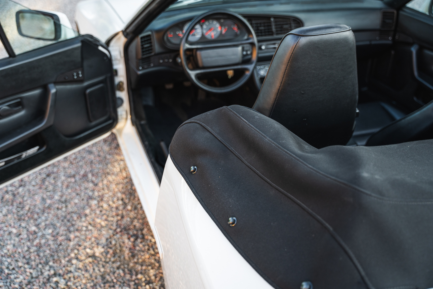 Innenraumfoto von 1991 Porsche 944 Turbo Cabriolet