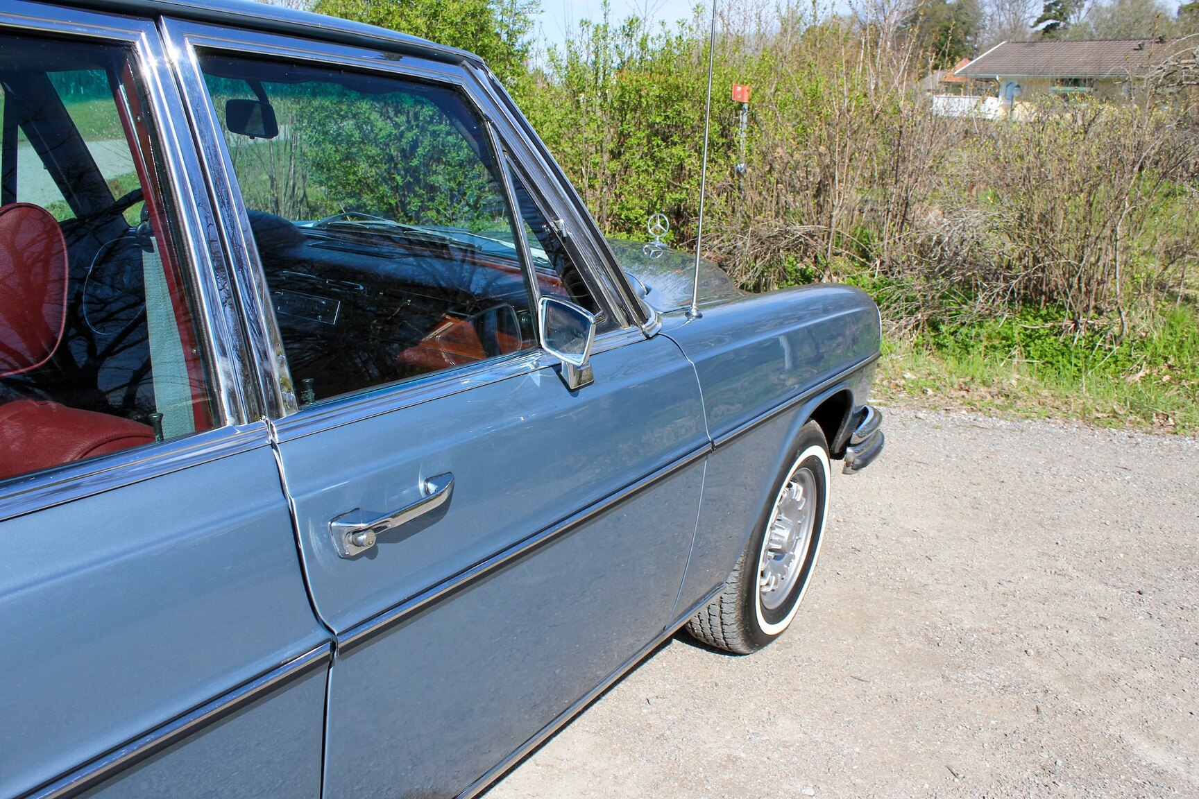 Exterior image of 1972 Mercedes-Benz 300 SEL 3.5