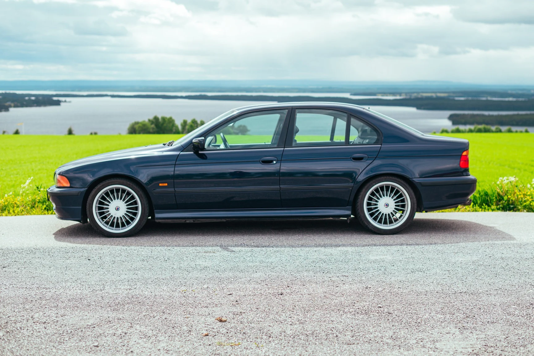 Exterior image of 1999 ALPINA B10 V8 (4)