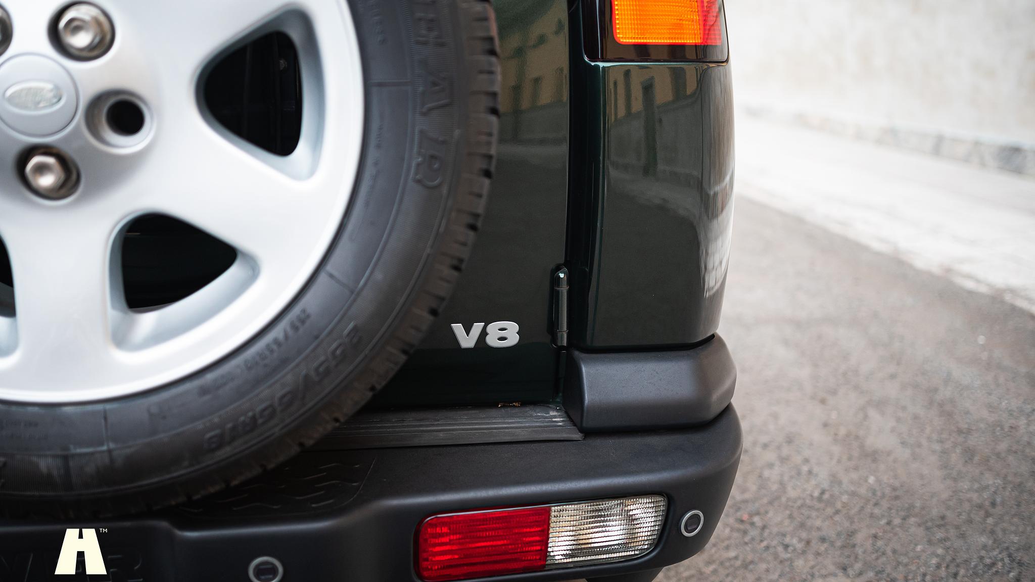 Exterior image of 2003 Land Rover Discovery II, 2003