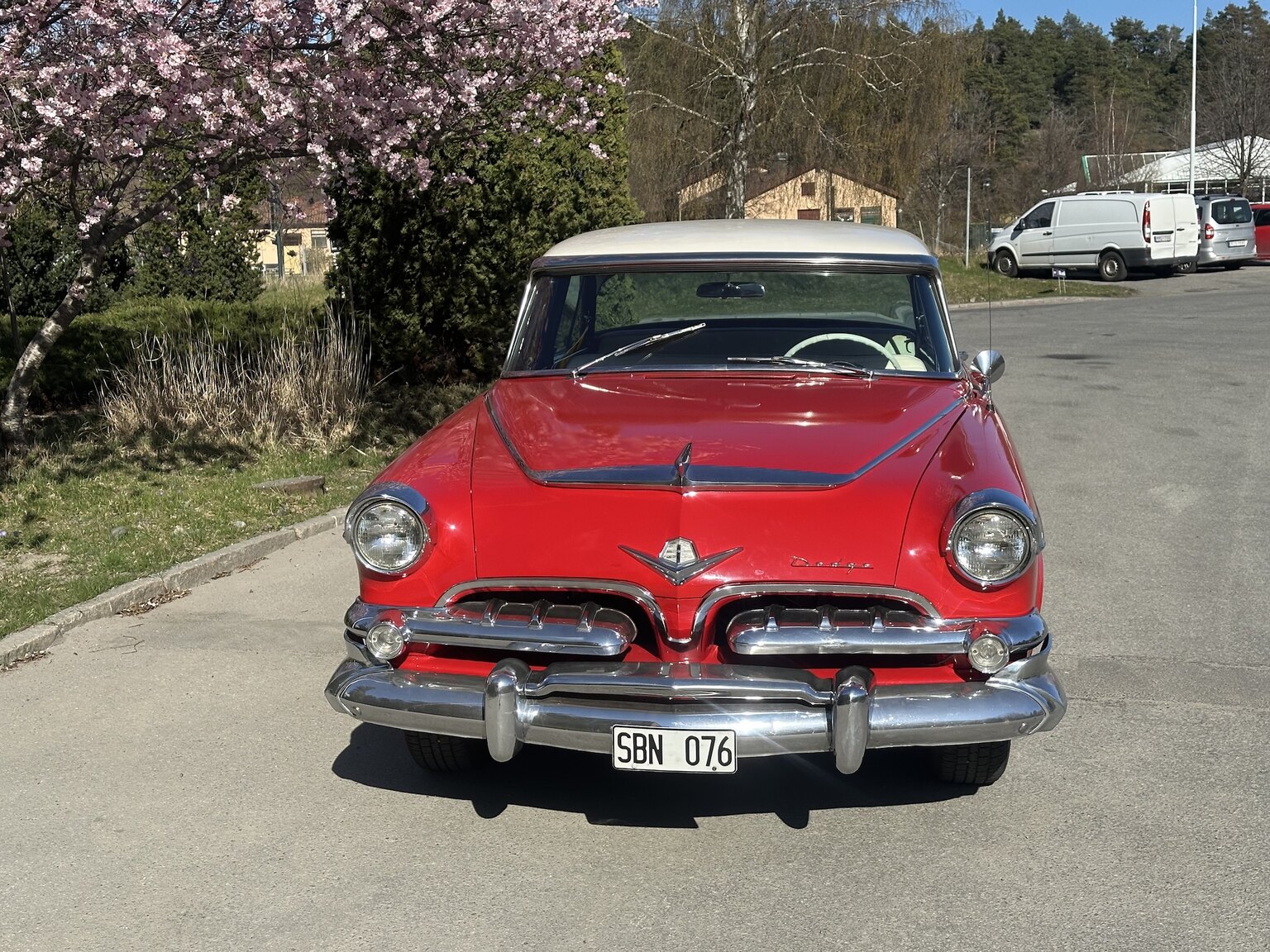Exteriörbild på 1955 Dodge Custom Royal Sedan HEMI