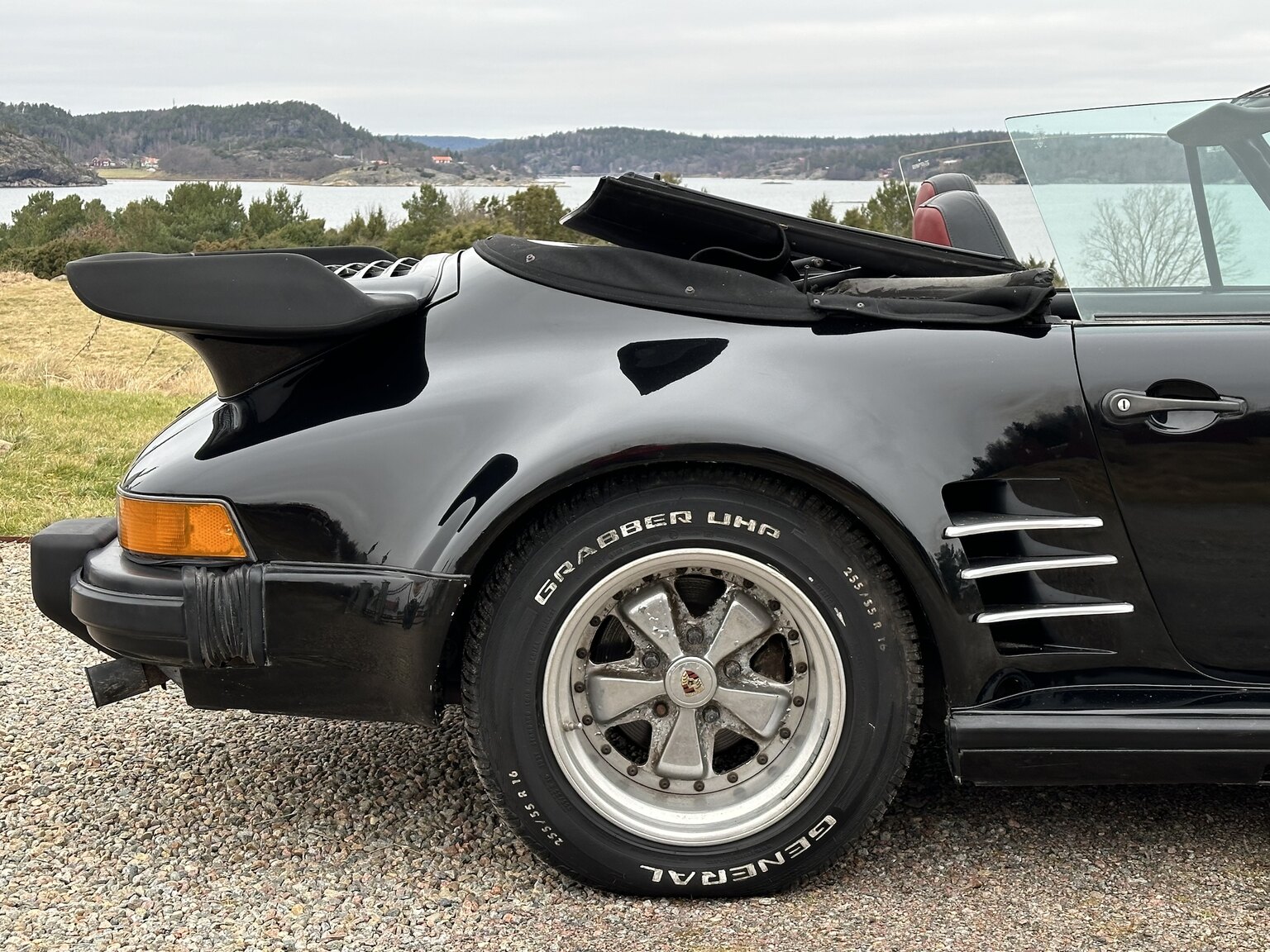 Exterior image of 1972 Porsche 911 T (18)