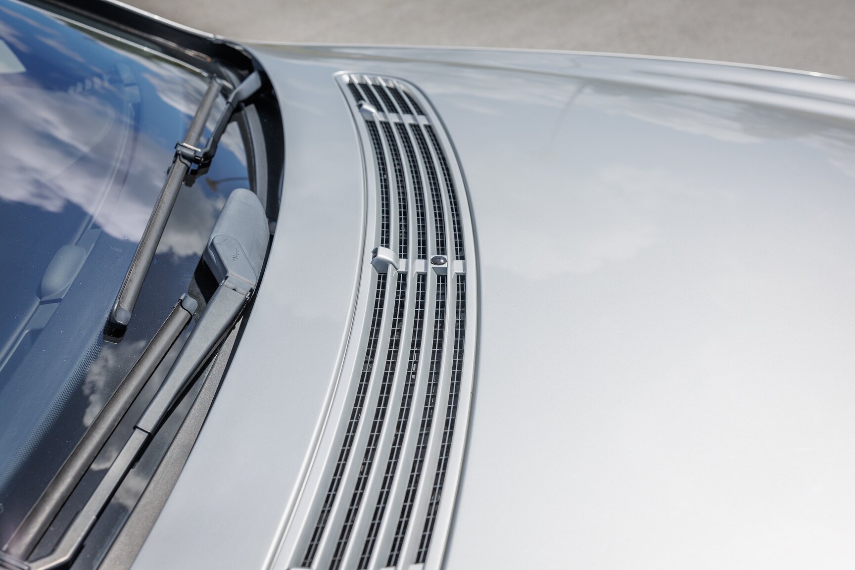 Exterior image of 2000 Mercedes-Benz CL600
