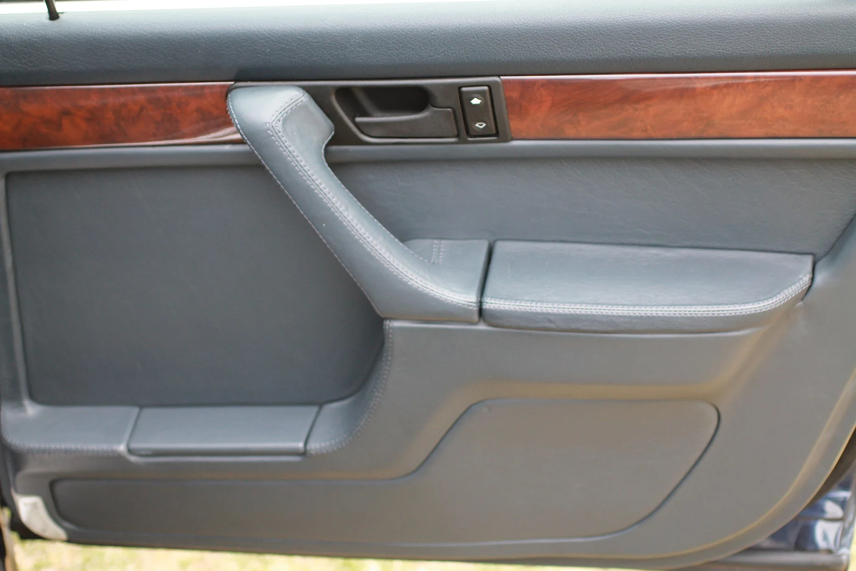 Interiörbild 1989 BMW 750iA (14)
