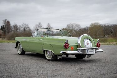 Exteriörbild på 1956 Ford Thunderbird