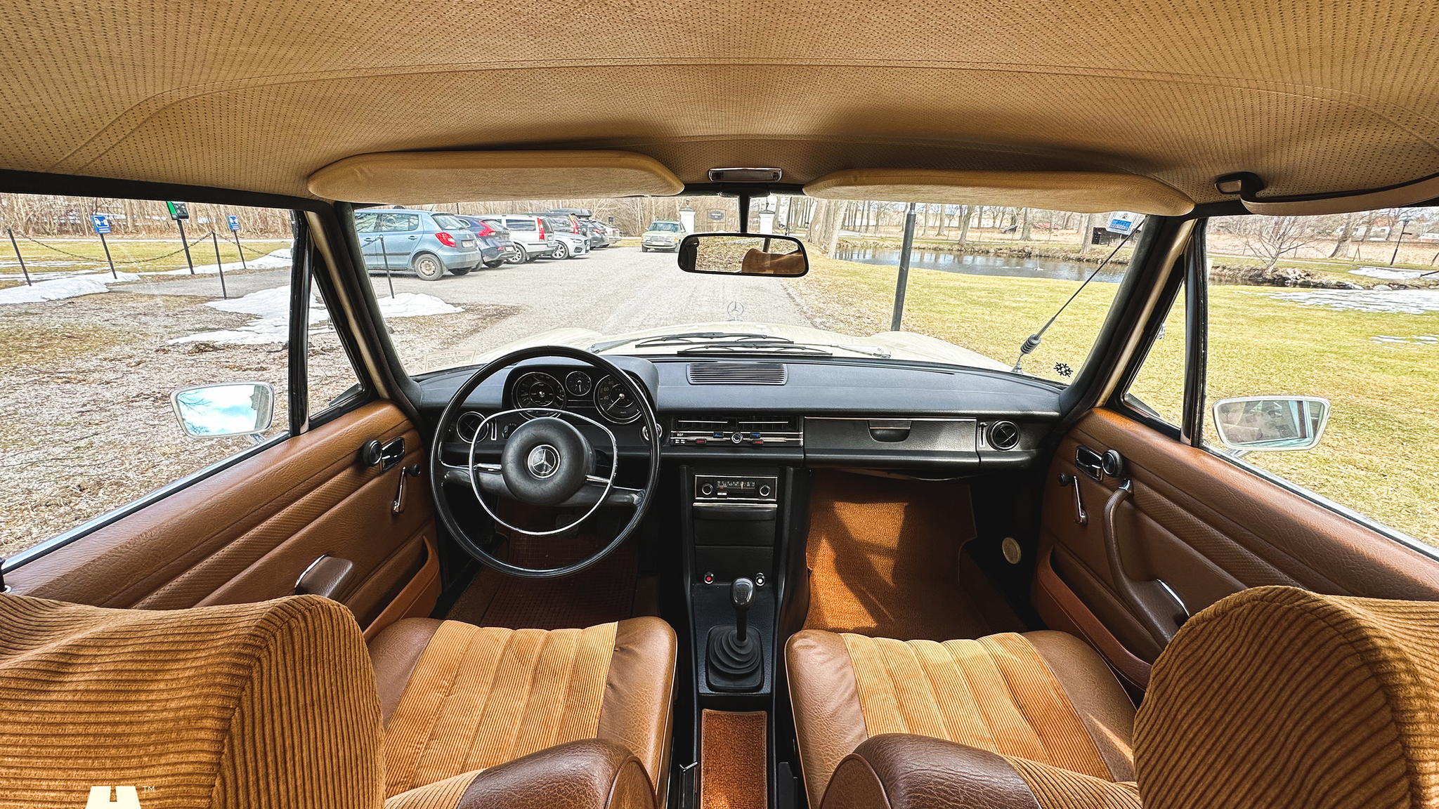 Interiörbild 1972 Mercedes-Benz 200