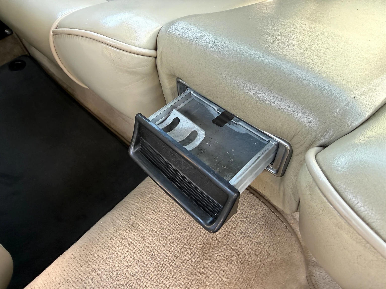 Innenraumfoto von 1985 BMW 635 CSiA (E24) (90)