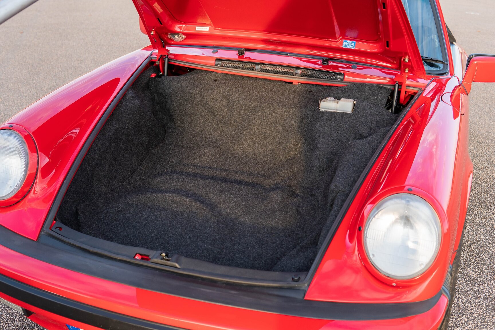 Interiörbild 1987 Porsche 911 Carrera Cab 3.2