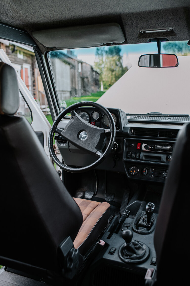 Innenraumfoto von 1989 Mercedes-Benz 300 GD