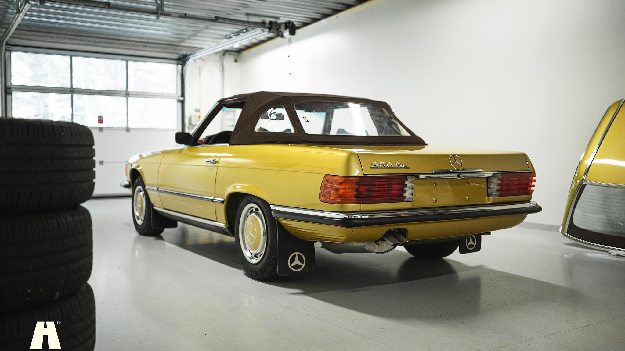 Exteriörbild på 1975 Mercedes SL 350