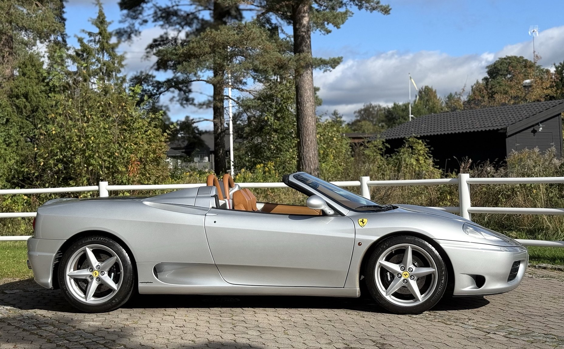 Exteriörbild på 2001 Ferrari 360 Spider