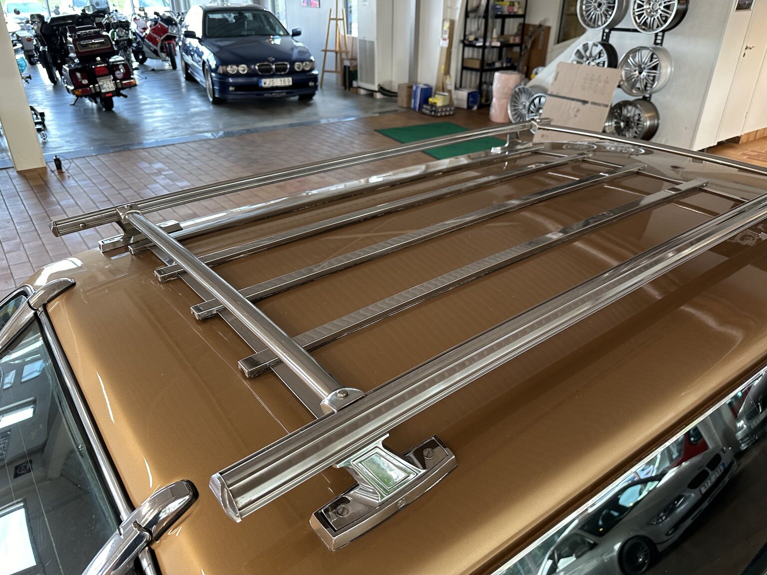 Exterior image of 1973 Volvo 1800 ES (29)