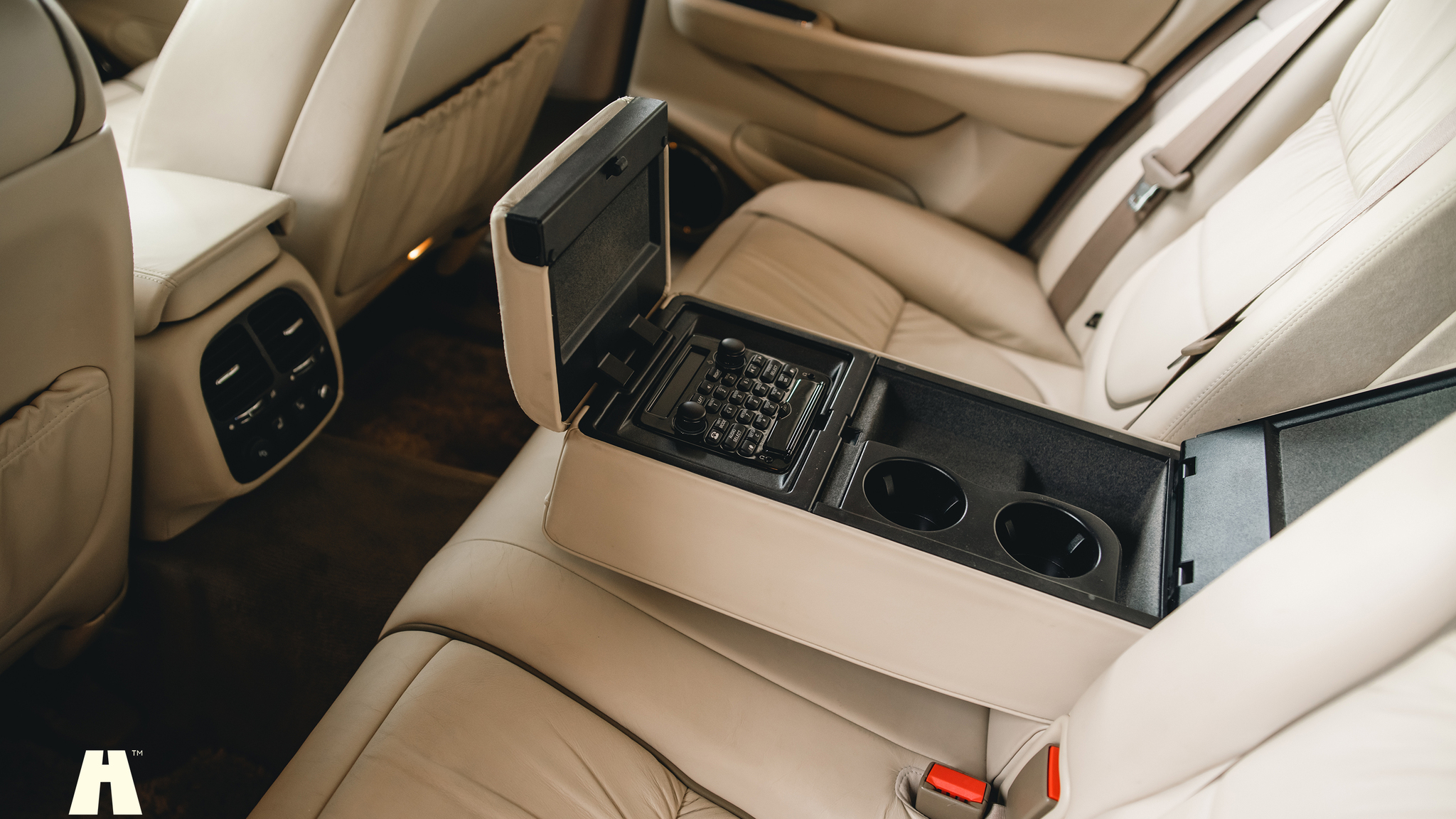 Innenraumfoto von 2003 Jaguar XJ Super V8