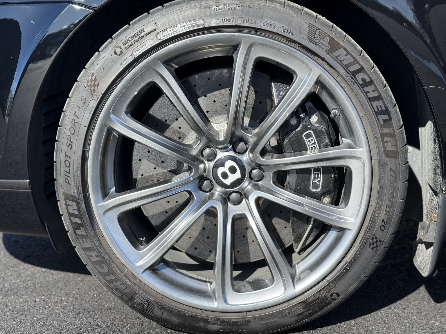 Exteriörbild på 2011 Bentley Continental Supersports