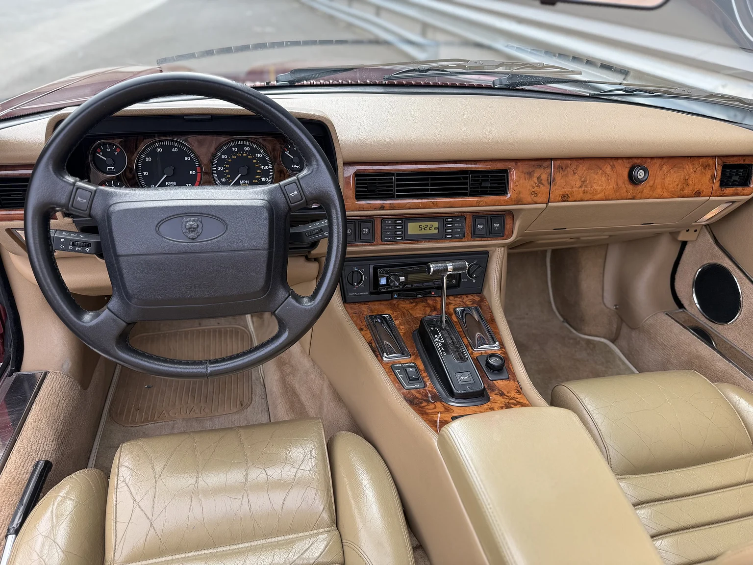 Interior image of 1993 Jaguar XjS Cabriolet (4)