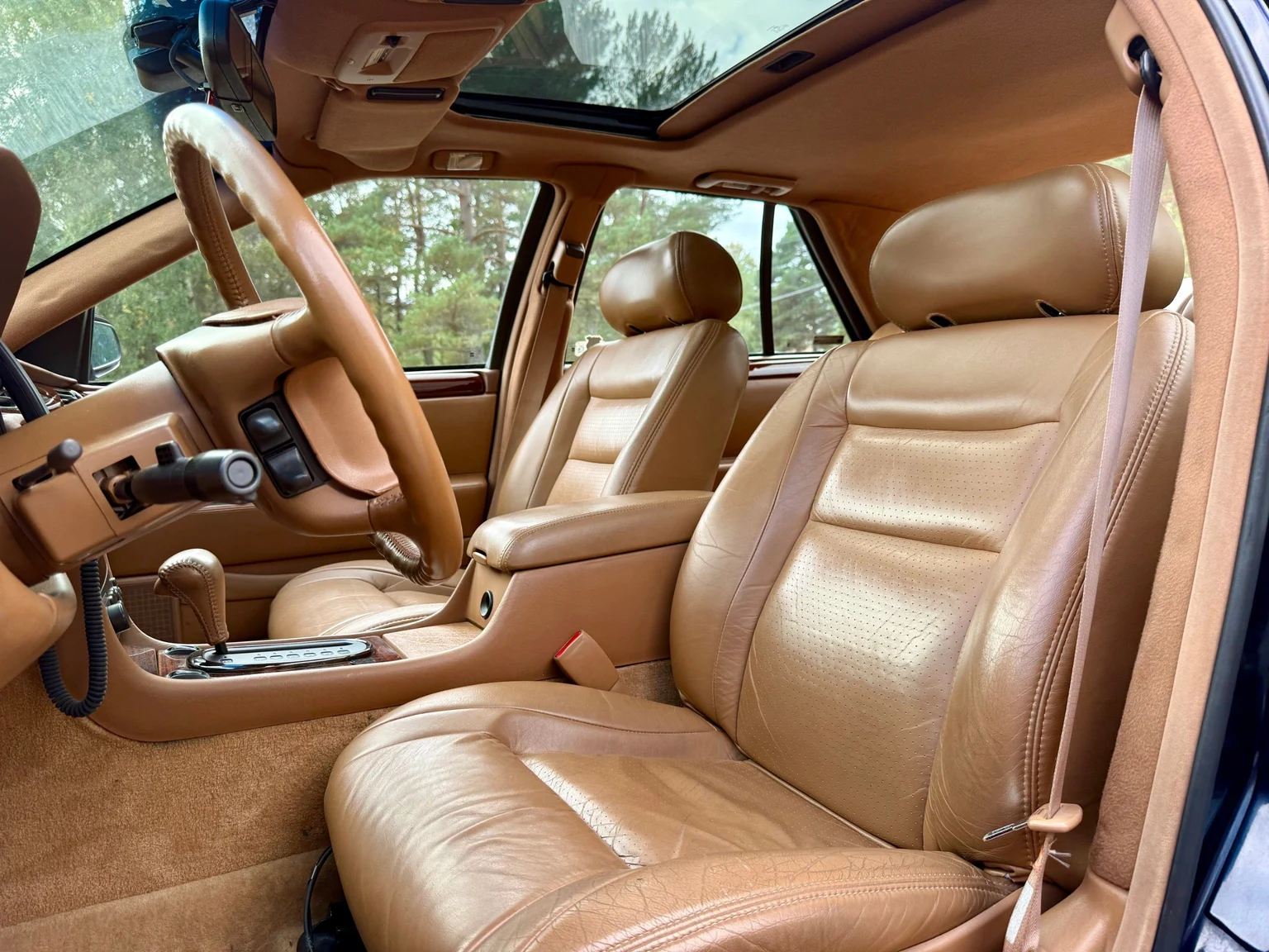 Innenraumfoto von 1997 Cadillac STS Seville 4.6 V8 (12)