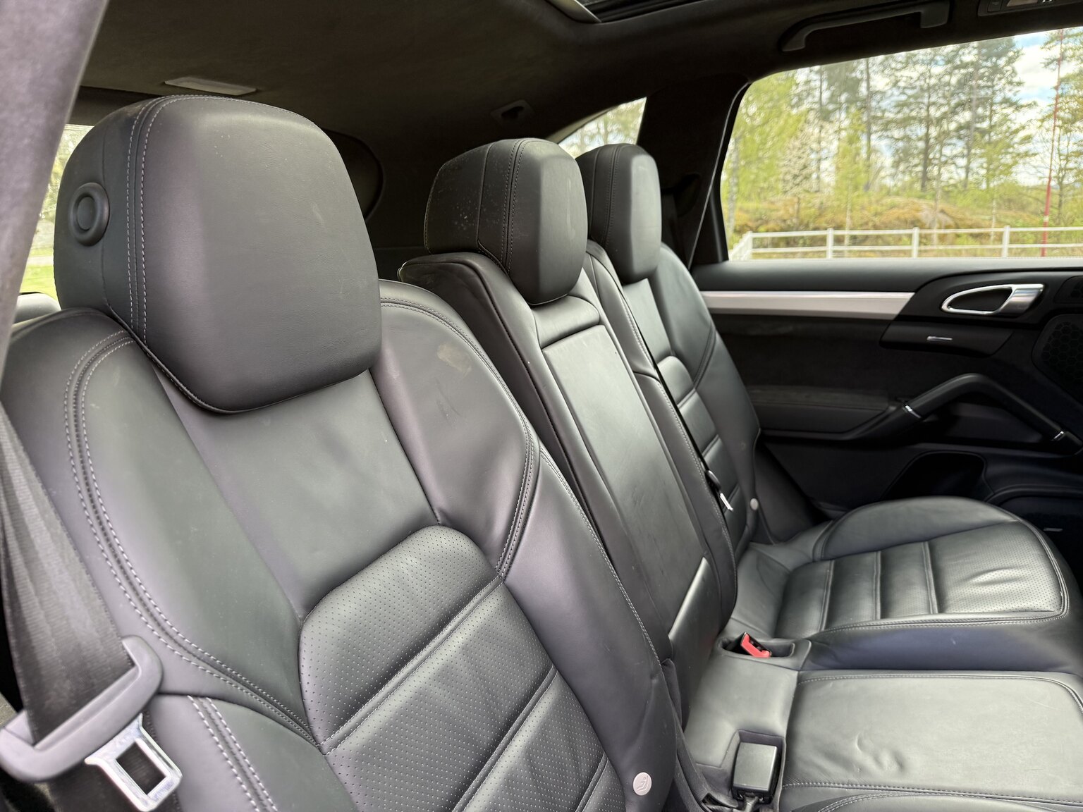 Interior image of 2013 Porsche Cayenne GTS