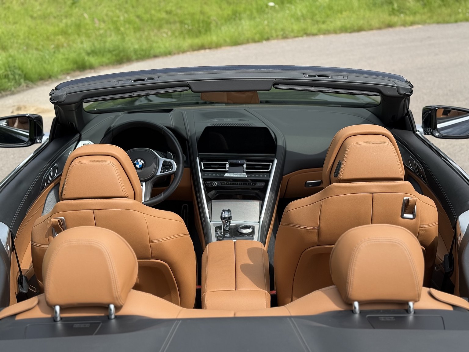Interior image of 2019 BMW M850i xDrive Convertible Steptronic