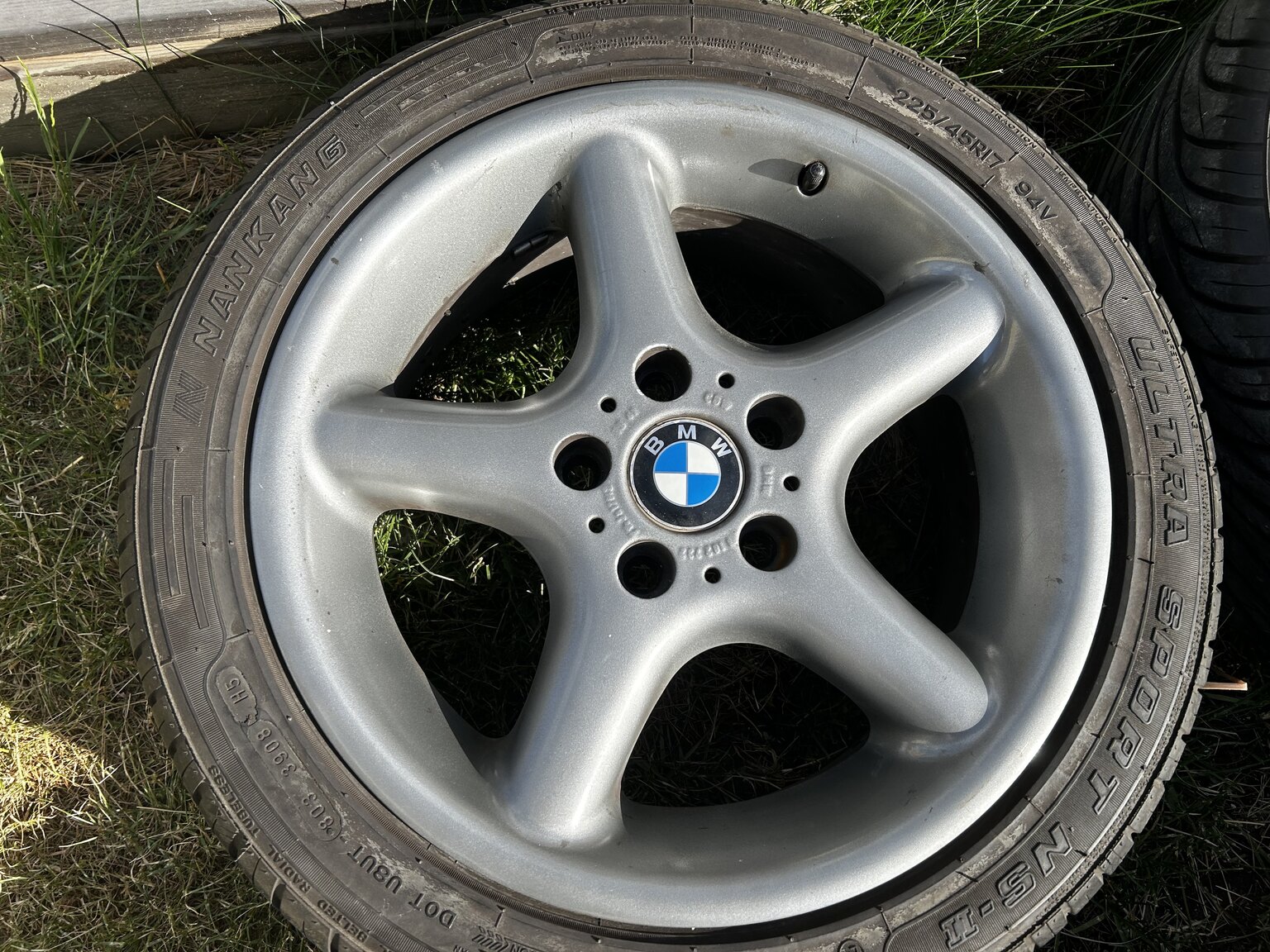 Image of 1999 BMW Z3 2.8i (2) miscellaneous