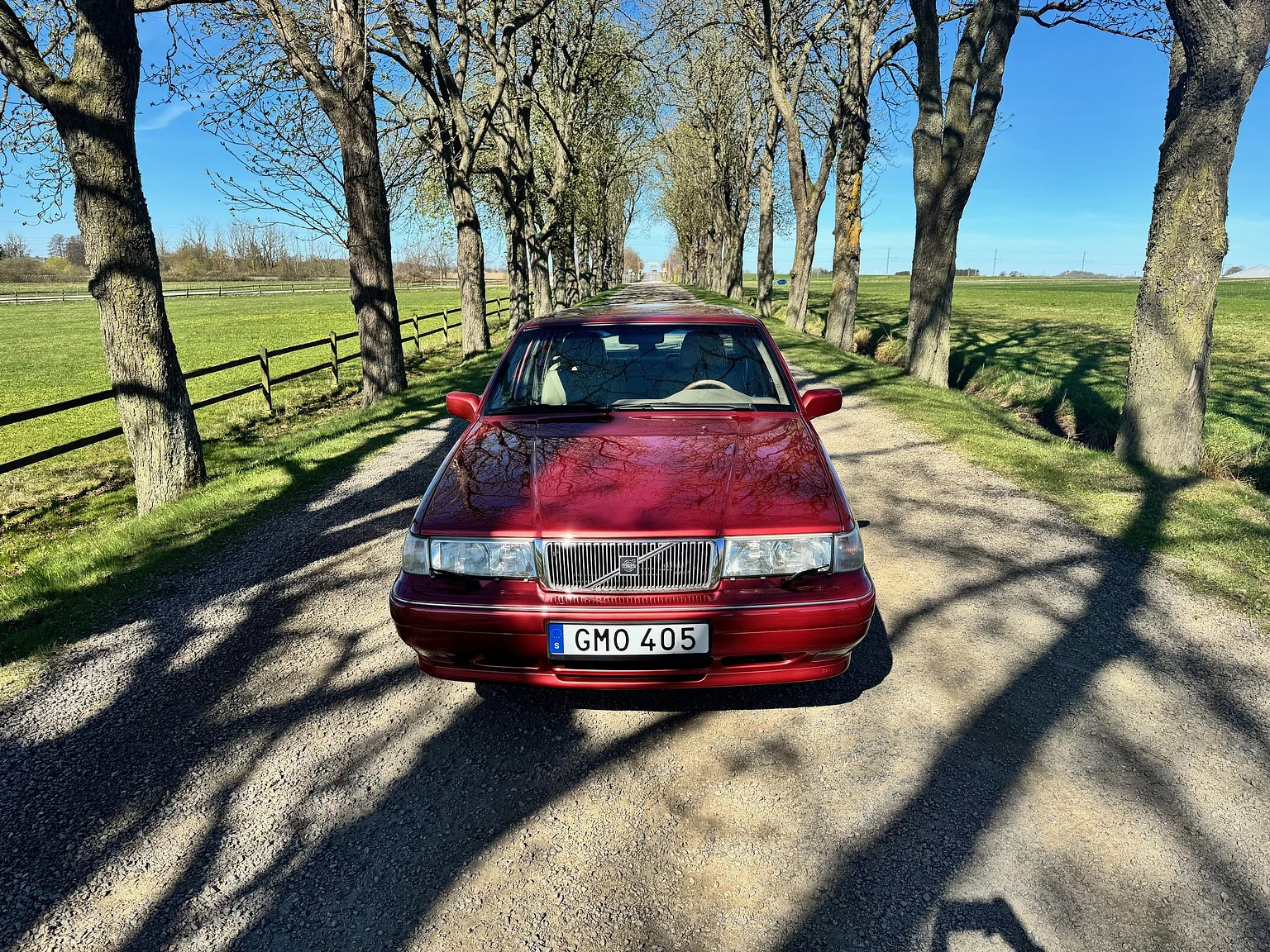 Exterior image of 1998 Volvo S90 3.0 (13)